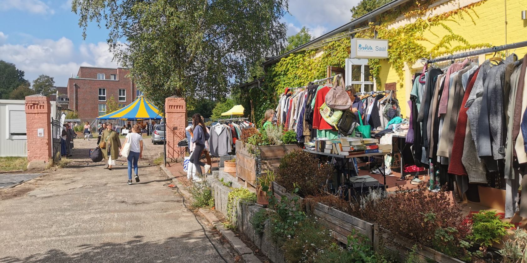 Frauenklamottenflohmarkt 11.02, © Brakula