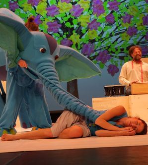 Funkelkonzert M / Elefant aus dem Ei