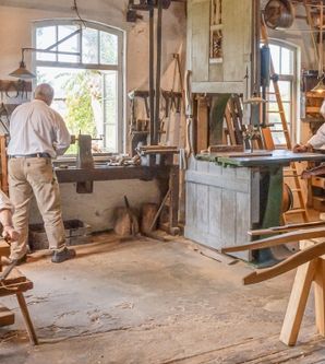Historische Werkstatt in der noch gearbeitet wird.