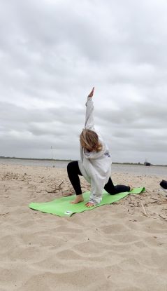 Stretch & Relax am Strand, © Laurine Redecker