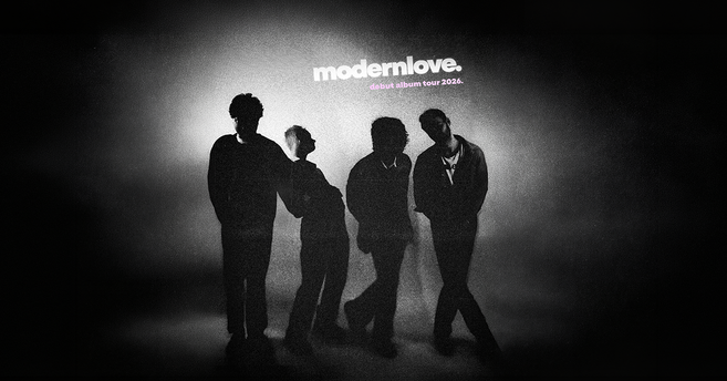 Schwarz-weiß Bild von vier Personen in Silhouette mit dem Text 'modernlove. debut album tour 2026'.