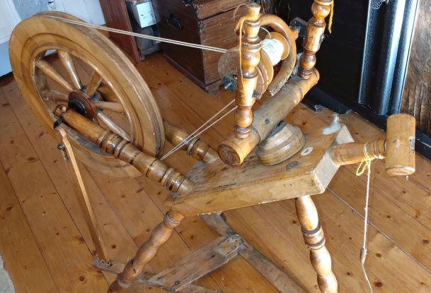 Spinnrad, © Hans-Heinrich Surborg