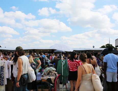 Rooftop Flohmarkt auf dem obersten Parkdeck von Galeria Eimsbüttel