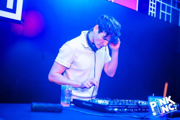 fabi bayona sommersalon, © Pink Inc.