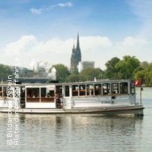 Alster-Rundfahrt mit Rondeelteich - Dampfschiff ''ST.GEORG'', © links im Bild