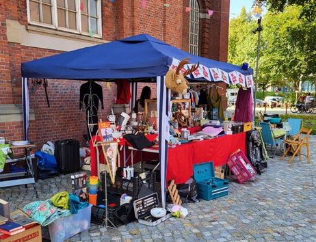 Der erste Stand vom letzten Flohmarkt im September 2025