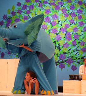 Funkelkonzert M / Elefant aus dem Ei