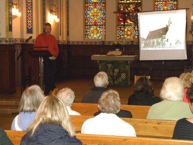 Vortrag in einem Denkmal (Kirche)