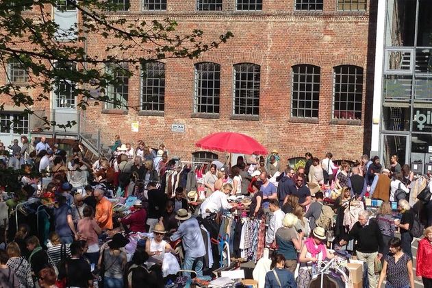 Flohmarkt auf dem Hof