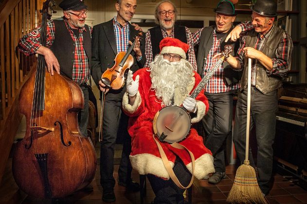 Internationale plattdüütsche Skiffle Wiehnacht mit der Band Appeltown Washboard Worms