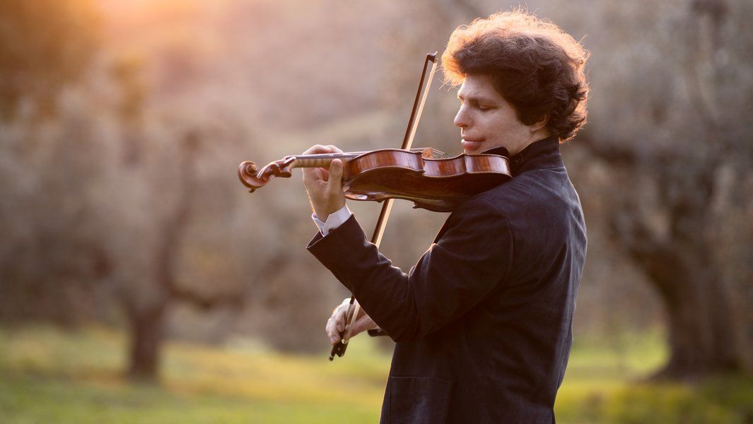 NDR Elbphilharmonie Orchester / Augustin Hadelich / Juraj Valčuha