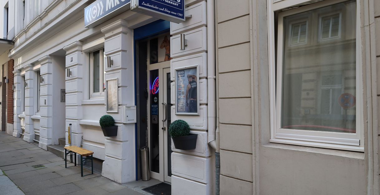 MR CHAPS Store Hamburg, Storeeingang von Straße aus