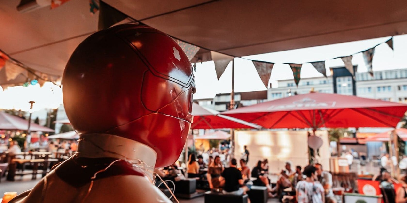 Powerranger Sommersalon Terrasse, © Sommersalon im Klubhaus