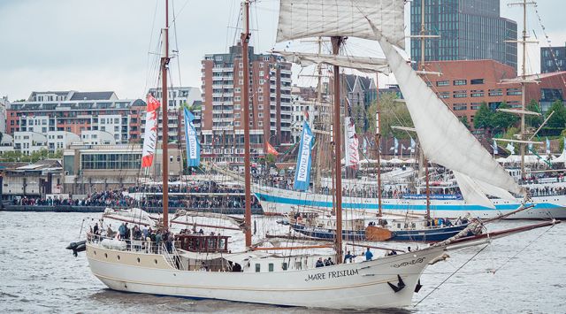 Segeltörn zur Auslaufparade zum Hamburger Hafengeburtstag 2025, © NORD EVENT GmbH