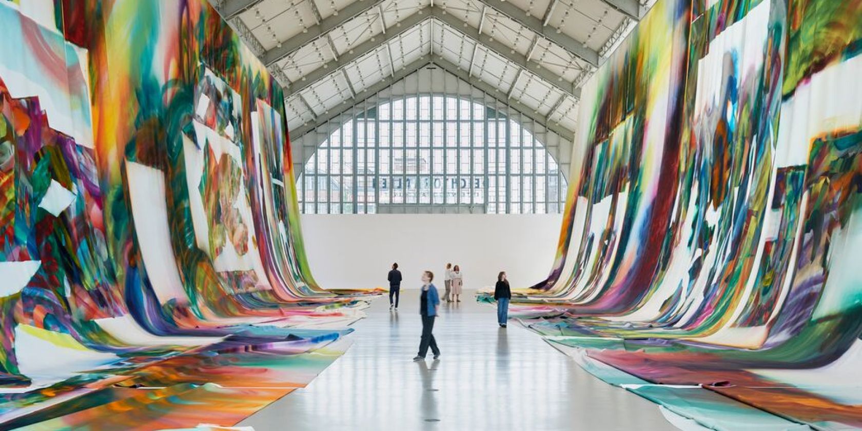 Deichtorhallen_Katharina_Grosse_6449.jpg, © © VG Bild-Kunst Bonn, 2025. Foto: Henning Rogge