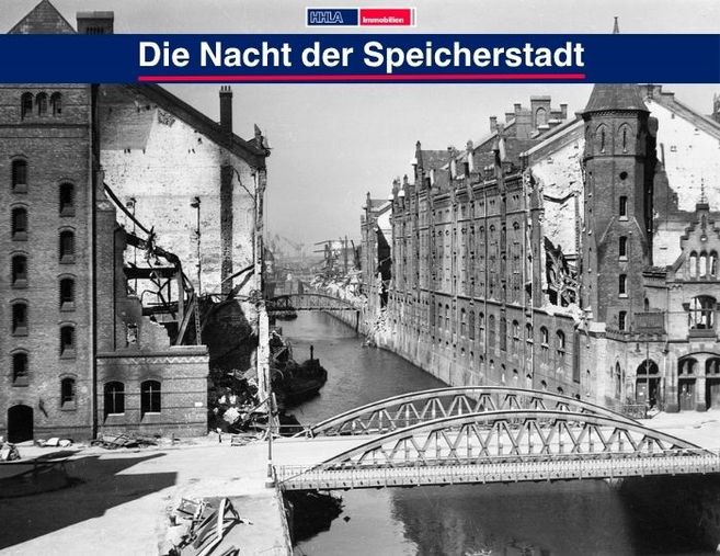 Historische Aufnahme der Hamburger Speicherstadt mit beschädigten Gebäuden und einer Brücke über einen Kanal.