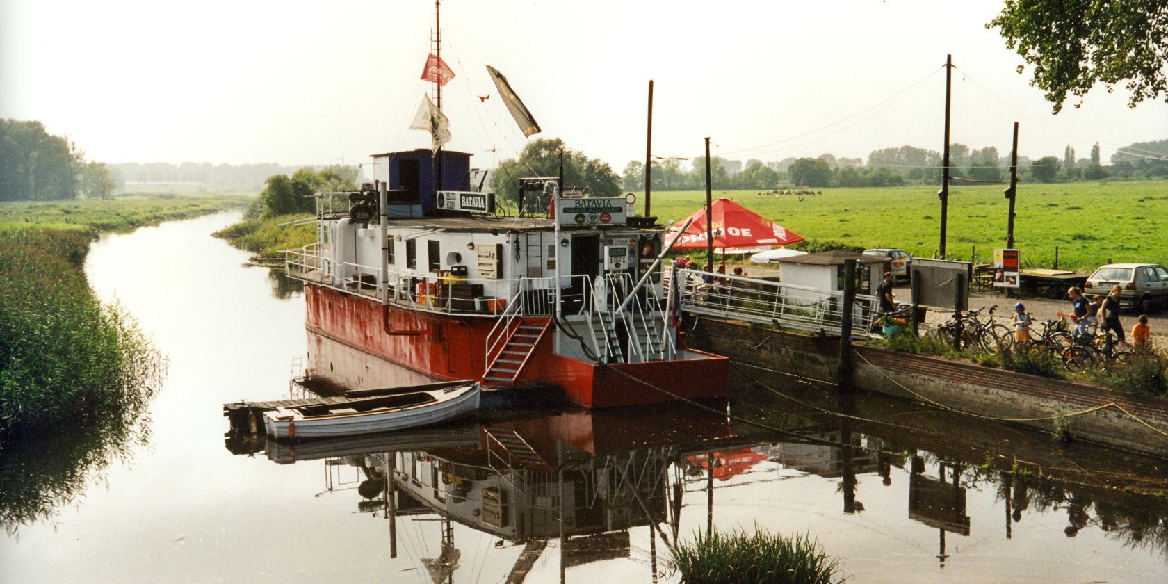 Theaterschiff Batavia, © www.batavia-wedel.de