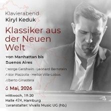 Ein Mann spielt Klavier, begleitet von Text über ein Konzert mit dem Titel 'Klassiker aus der Neuen Welt'.