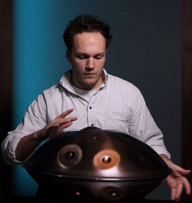 Handpan-Workshop-Hamburg-bei-Louis-L, © Milan Serwene / Louis L.
