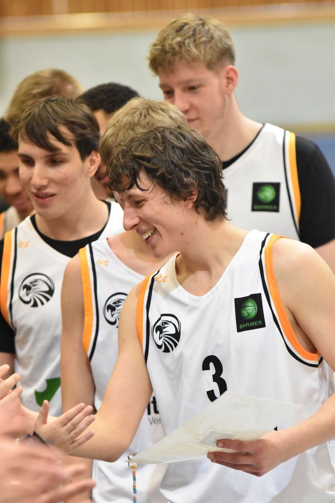 Auch nach diesem Spiel wollen die Itzehoe Eagles mit ihren Fans feiern.