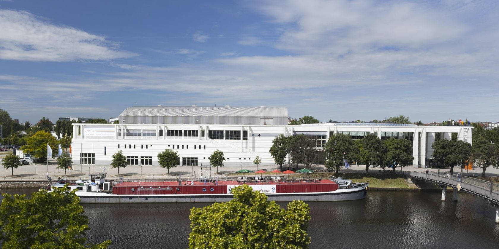 Musik- und Kongreßhalle Lübeck von außen, © Musik- und Kongreßhalle Lübeck / Roman Mensin